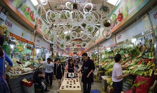 烟火菜市walk，城市漫游的烟火新潮流